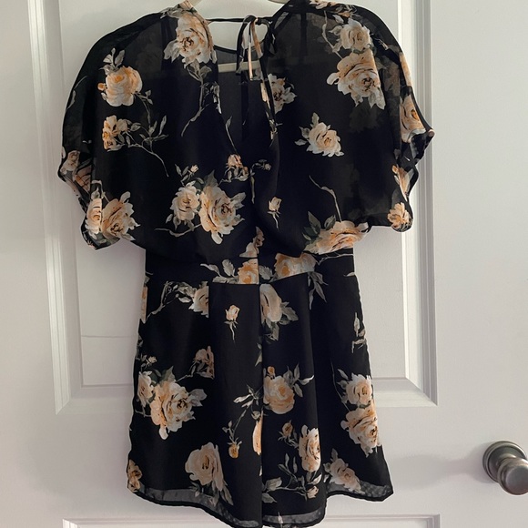 Dynamite flowy romper - Picture 2 of 3